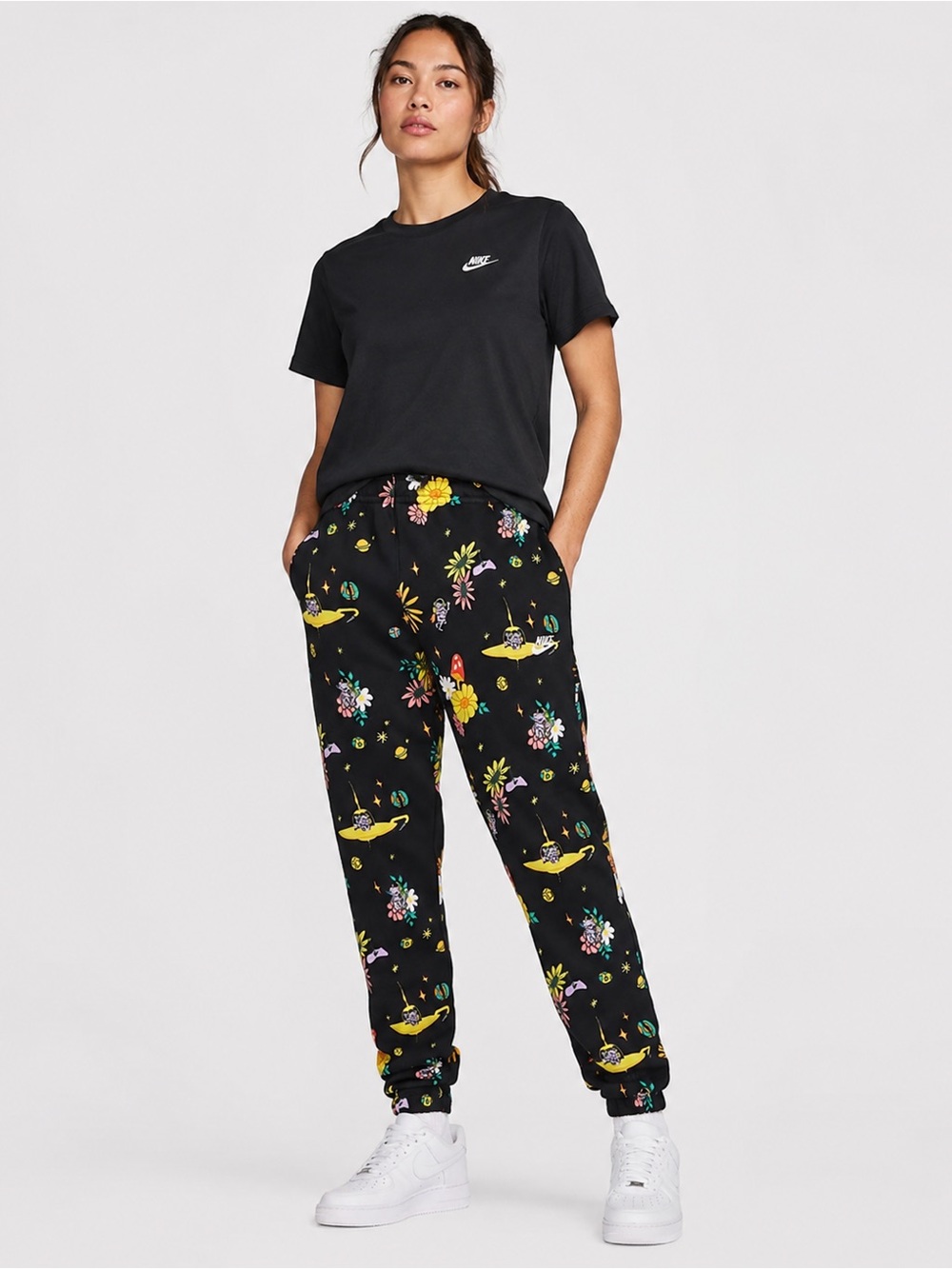NIKE Black Outer Space Floral Eclectic Print Sweatpants | Unisex Size Large